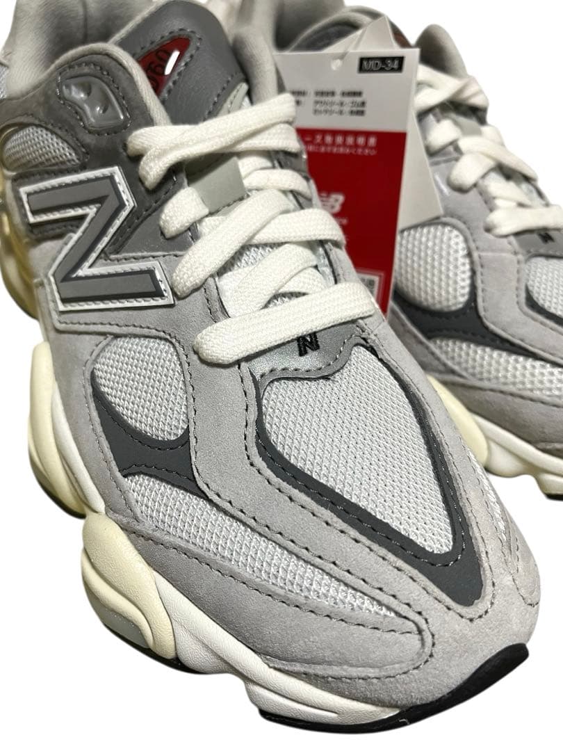 ニューバランス　9060 U9060gry ホワイト　グレー　24.0 新品