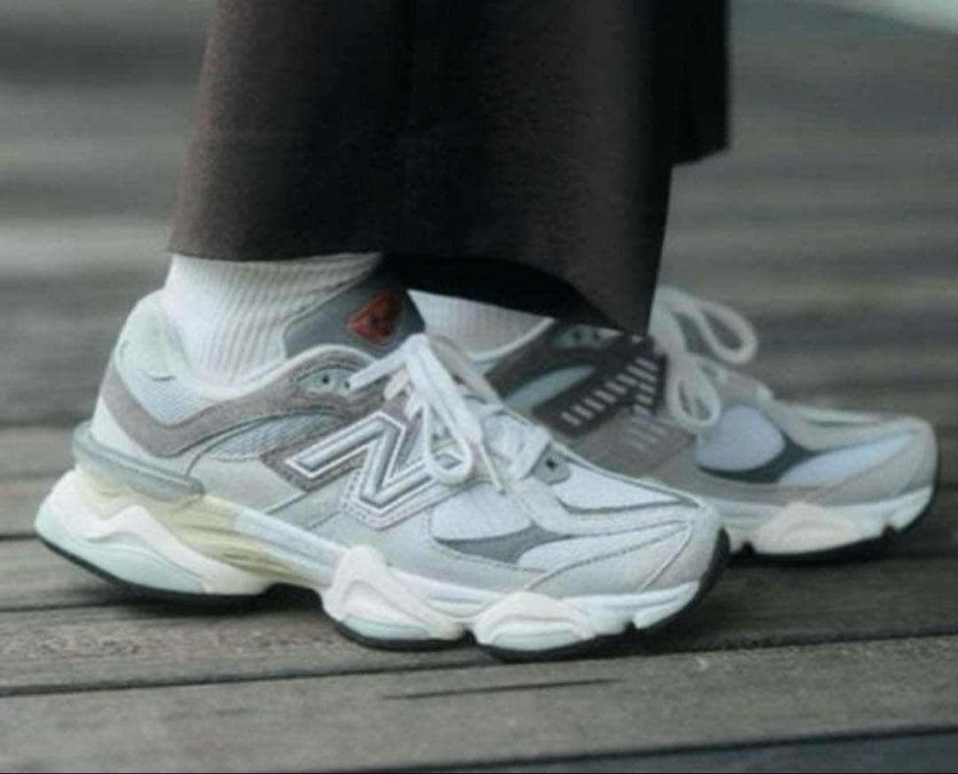 ニューバランス　9060 U9060gry ホワイト　グレー　24.0 新品