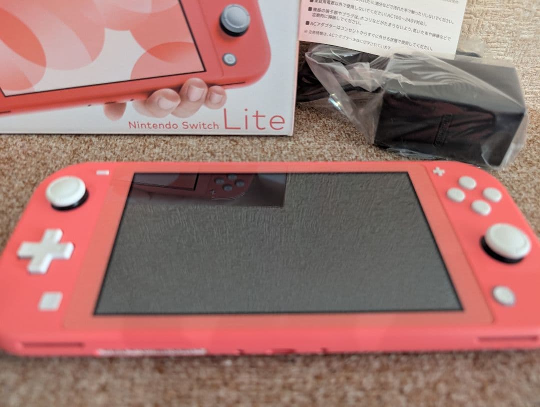 Nintendo Switch Lite　コーラルピンク 本体