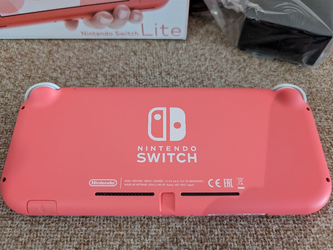 Nintendo Switch Lite　コーラルピンク 本体