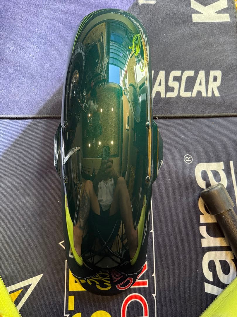 2024 ブレイクアウト　フロントフェンダー　美品　緑色