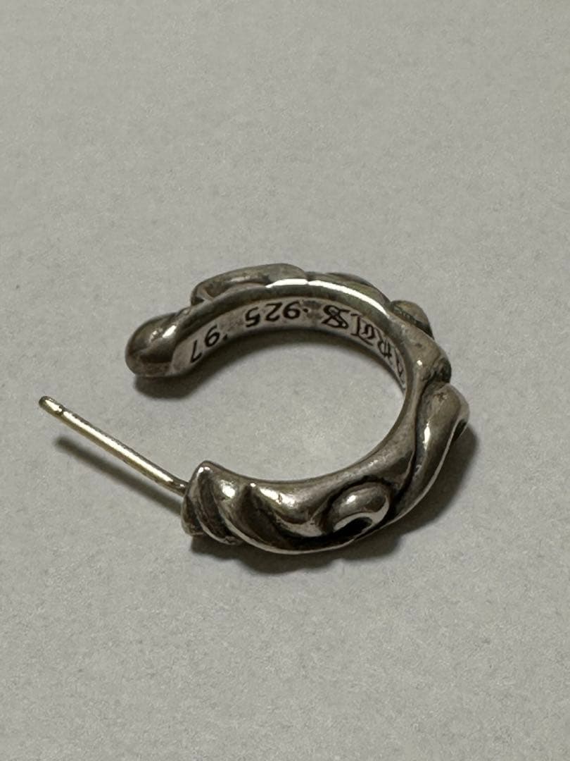 【遂にブロックされた】CHROME HEARTSスクロール フープピアス