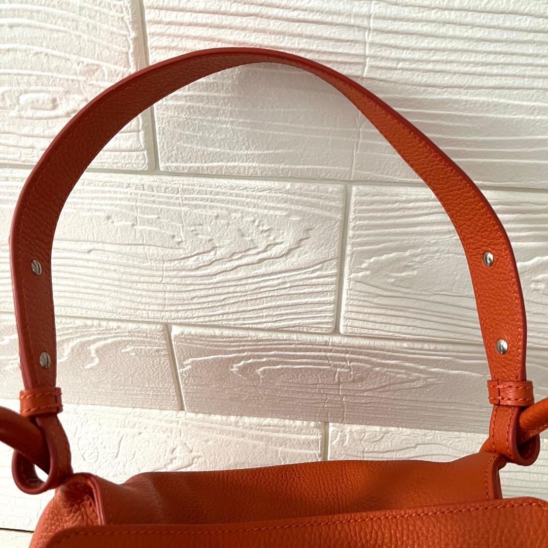 N*.様 〈美品〉MAURO GOVERNAマリオゴヴェルナショルダーバッグイタ