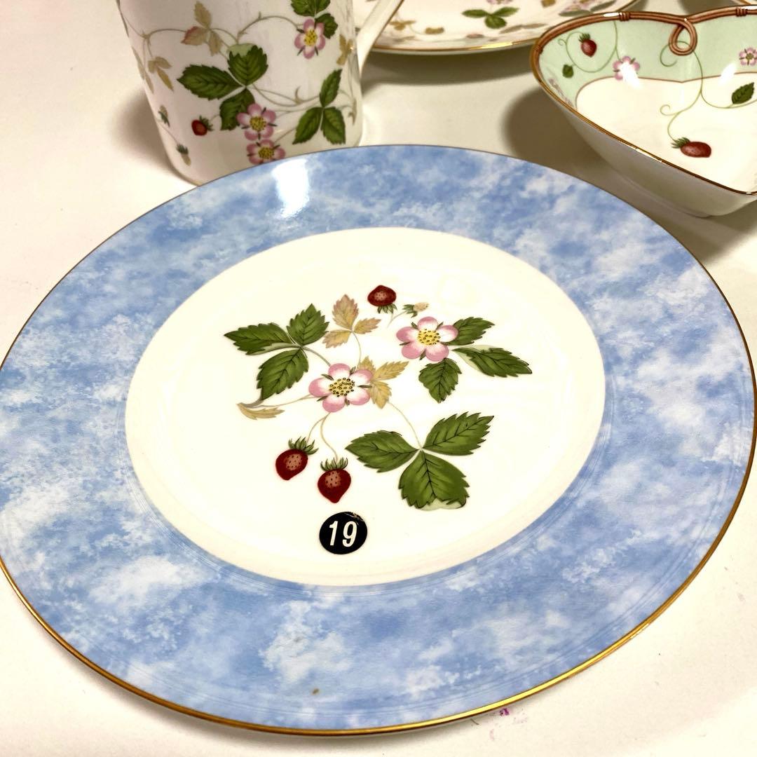 新品未使用　ウェッジウッド　7点まとめ売り！マグカップ、プレート4枚　ハート型皿