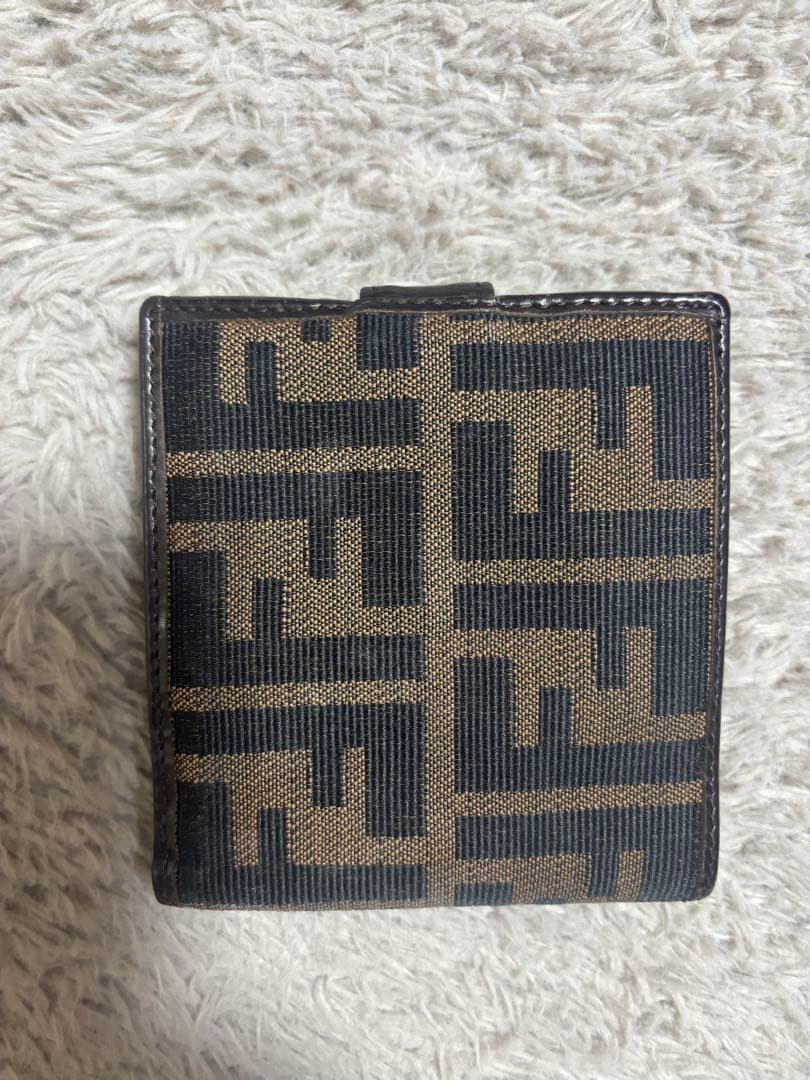 FENDI二つ折り財布