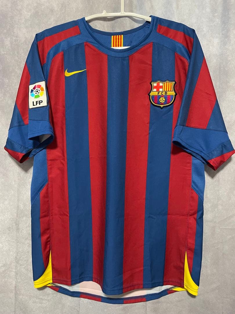 【正規品】ロナウジーニョ　バルセロナ　05/06ホームレプリカ