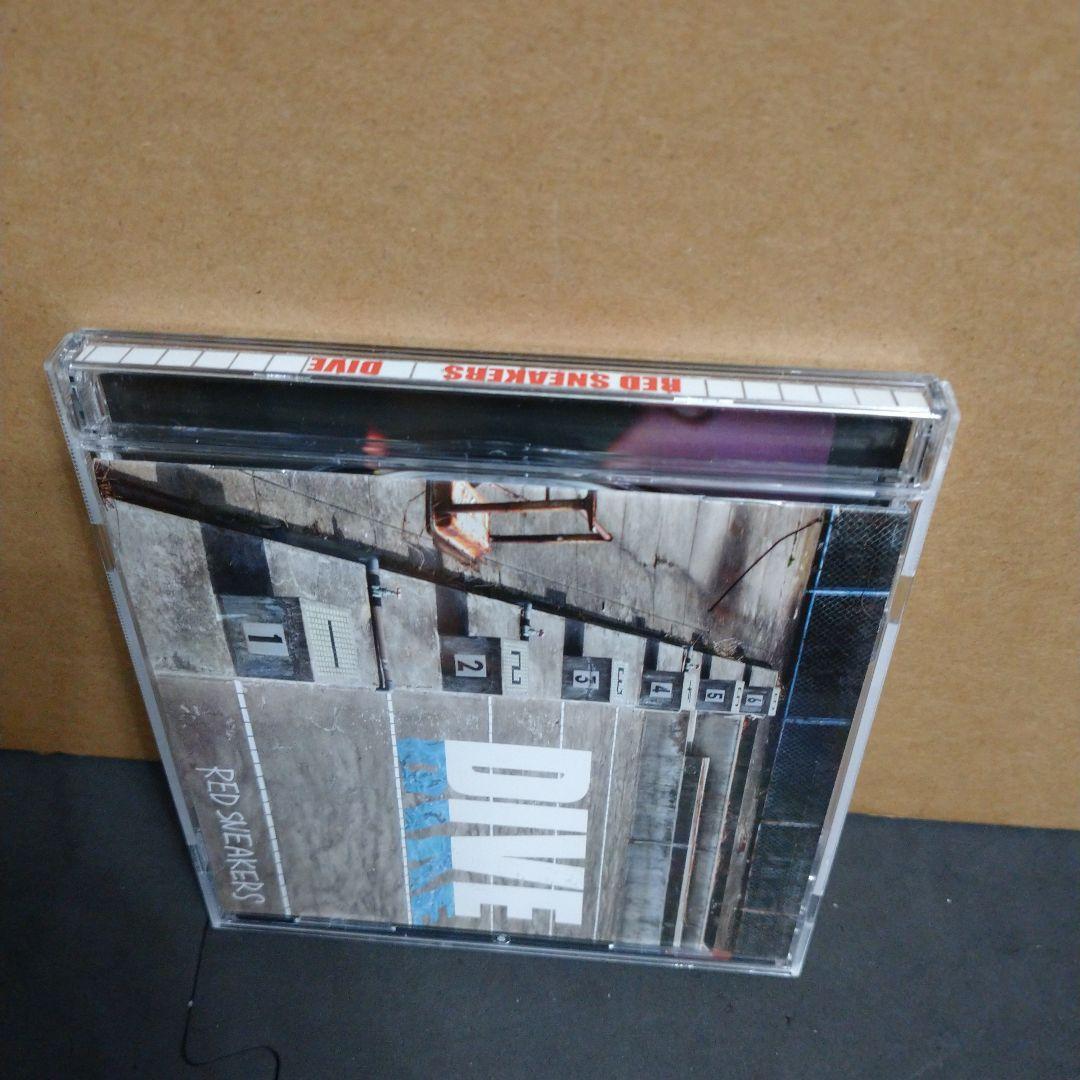 レッドスニーカーズ　DIVE