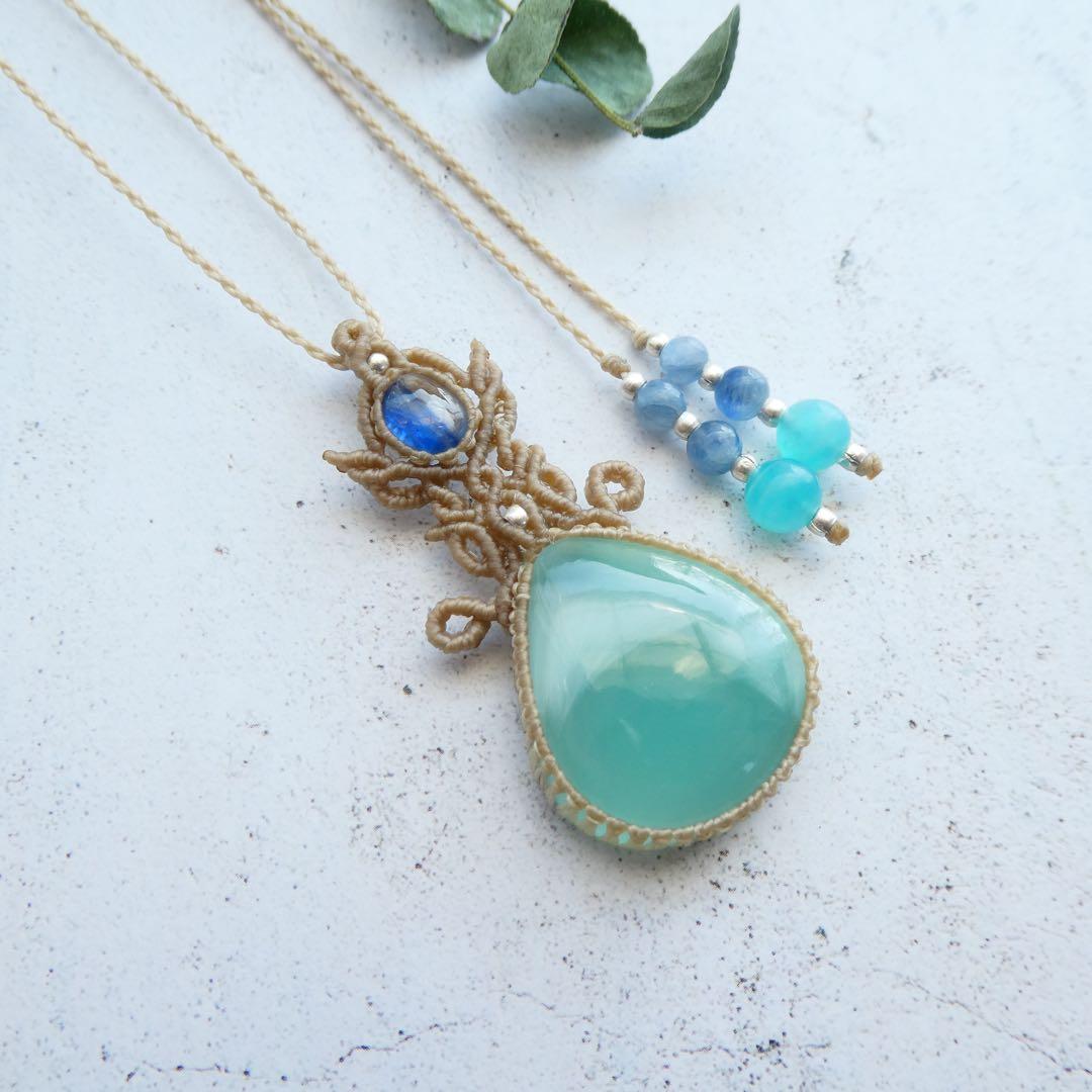 ヘミモルファイトとカイヤナイトのマクラメネックレス