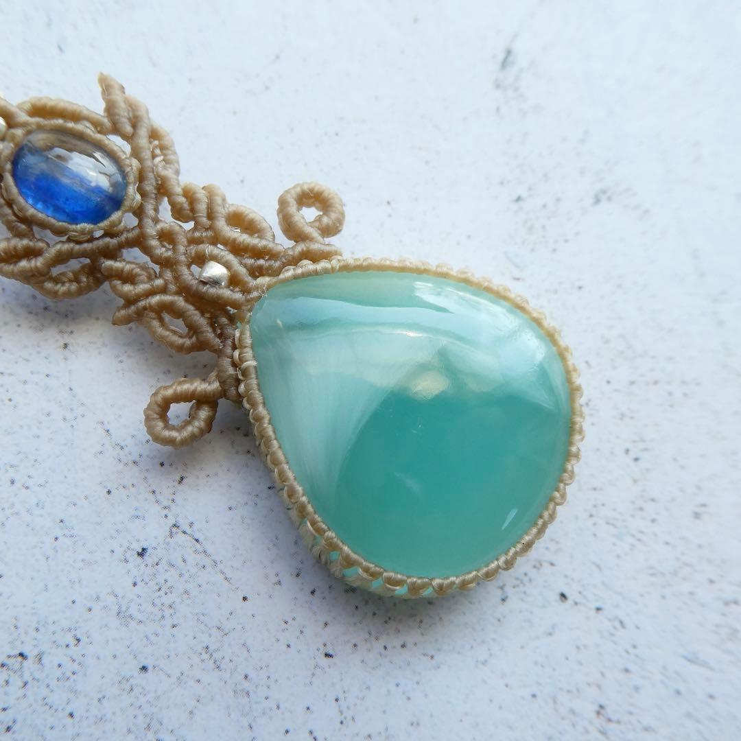 ヘミモルファイトとカイヤナイトのマクラメネックレス