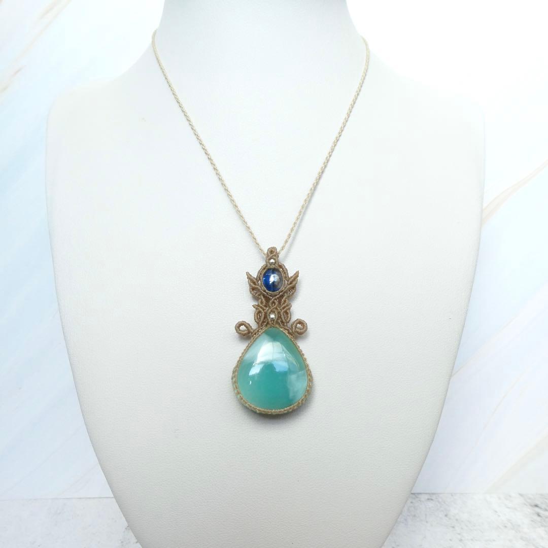 ヘミモルファイトとカイヤナイトのマクラメネックレス