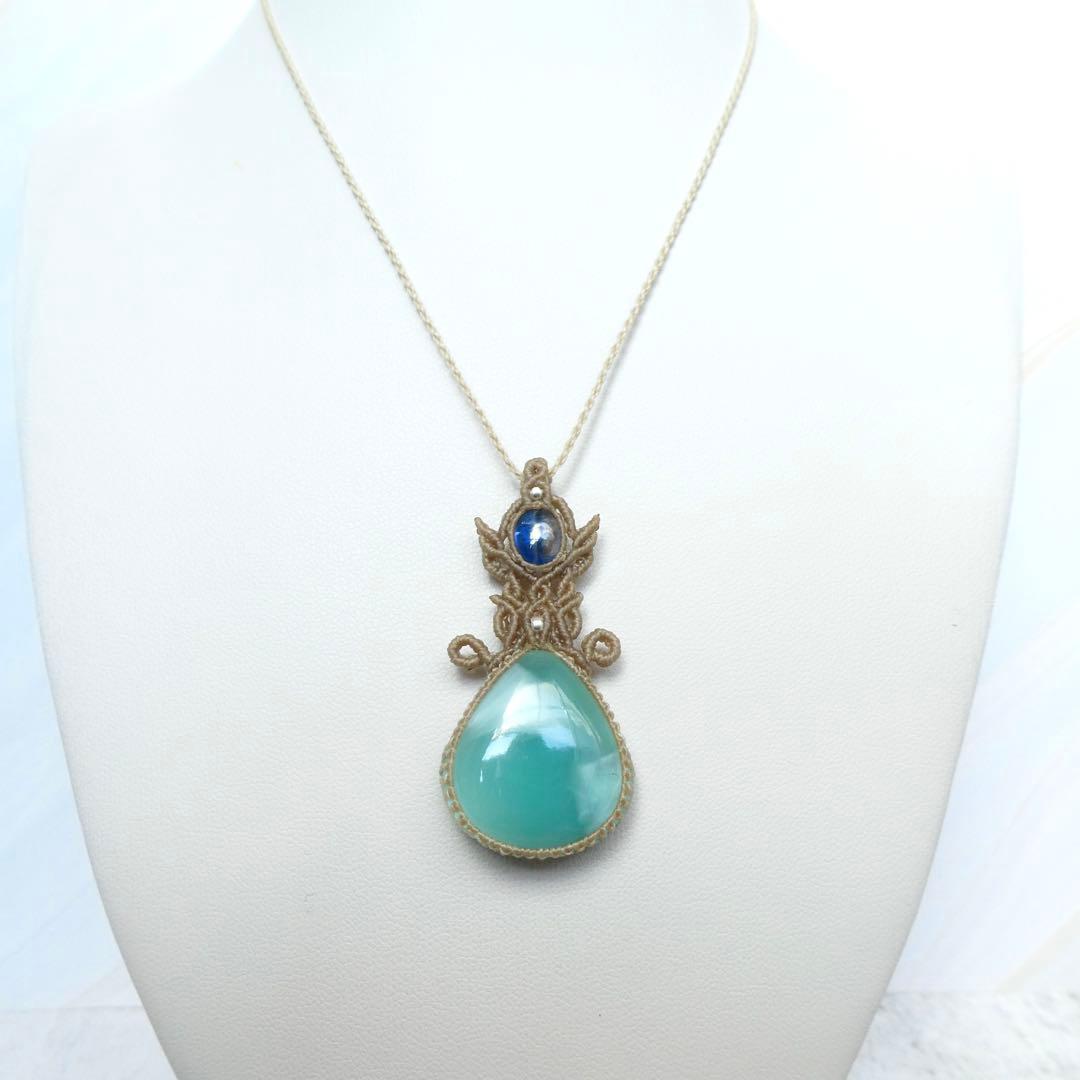 ヘミモルファイトとカイヤナイトのマクラメネックレス