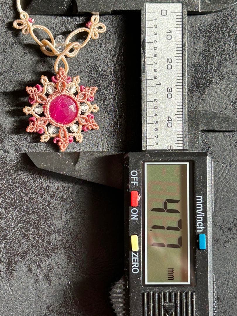 ルビーと水晶のマクラメネックレス/ラブラドライトと水晶のマクラメネックレス