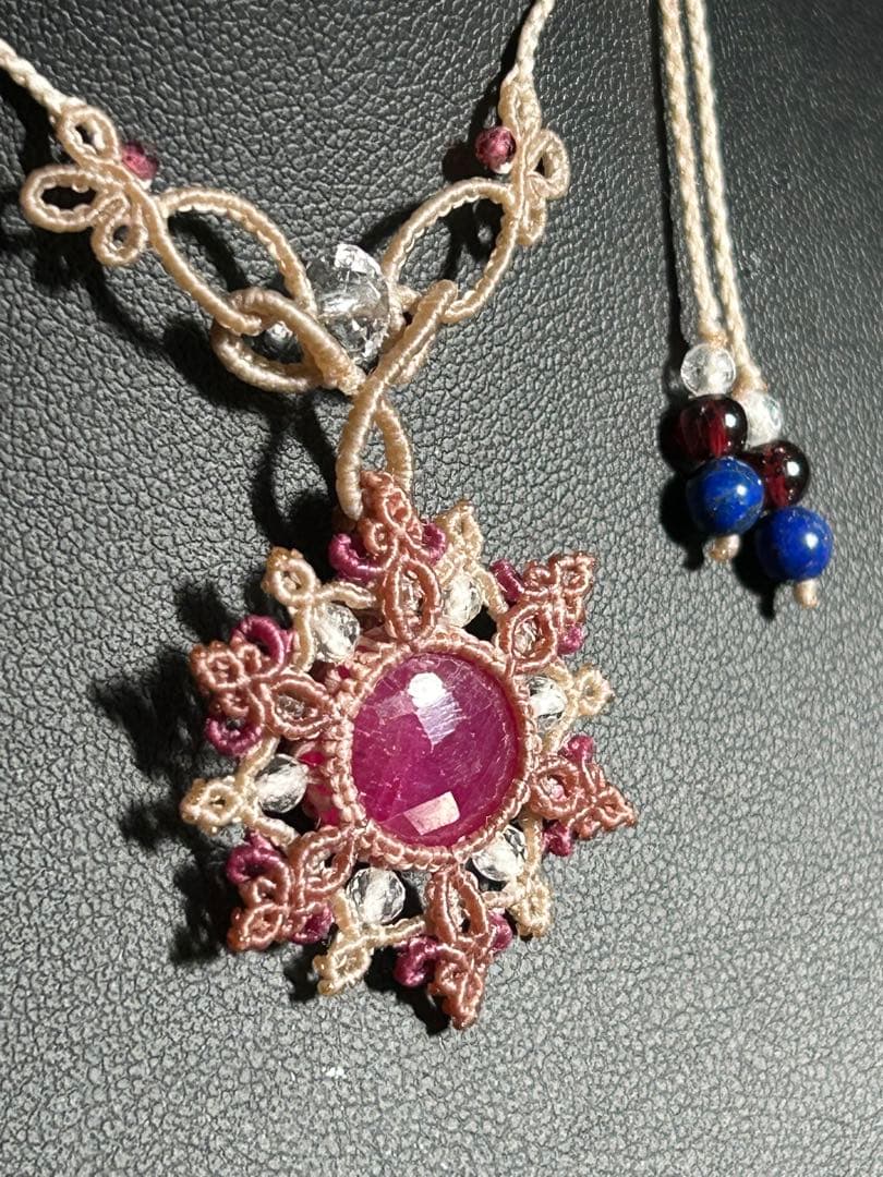 ルビーと水晶のマクラメネックレス/ラブラドライトと水晶のマクラメネックレス