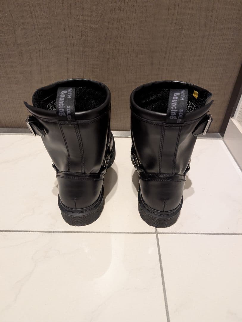 【Dr. Martens】ドクターマーチンアニストン【UK10】