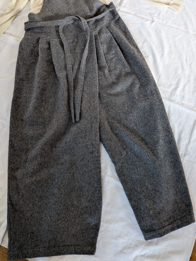 美品　かぐれ ＊ ウールサロペット パンツ グレー　フリーサイズ