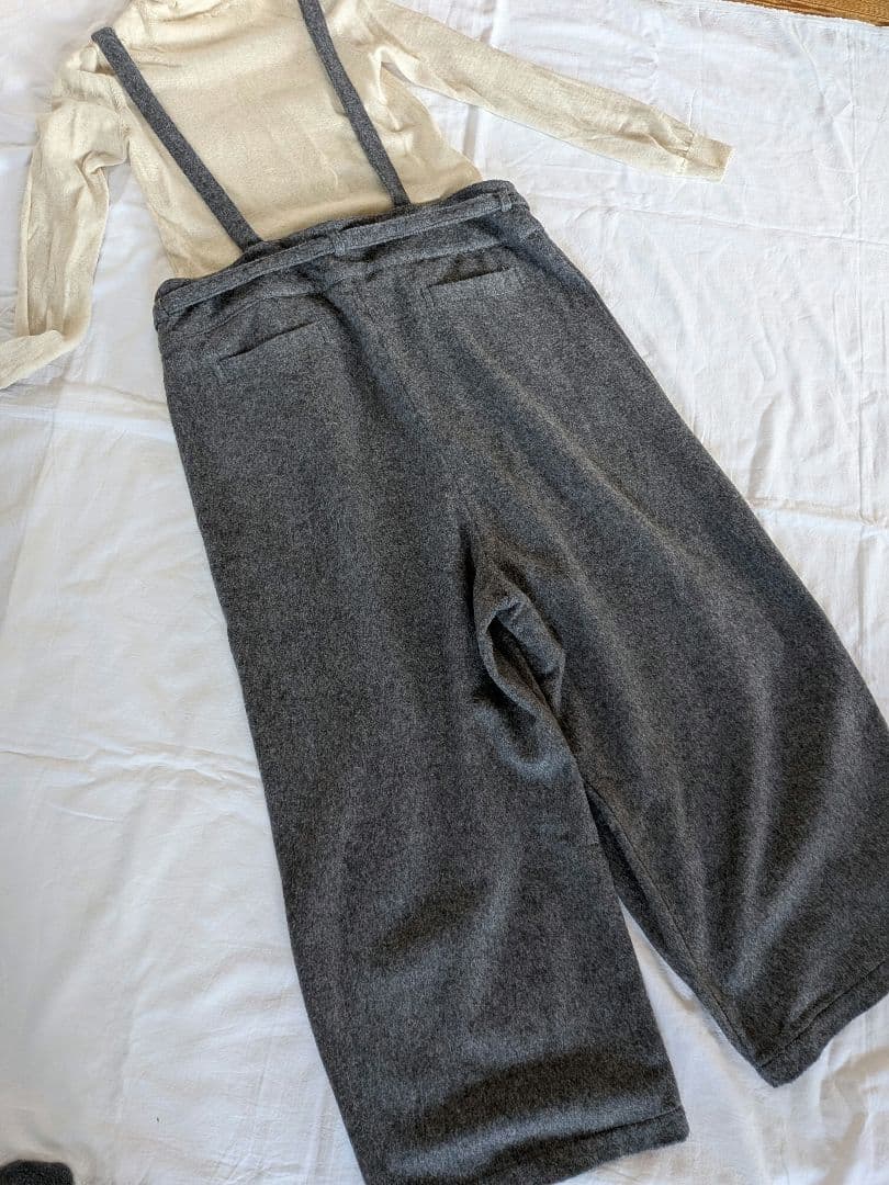 美品　かぐれ ＊ ウールサロペット パンツ グレー　フリーサイズ