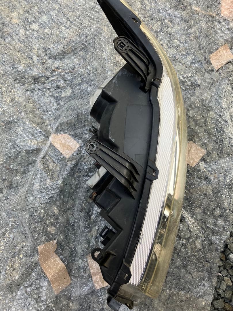 車検合格済み　デリカＤ5 左 ヘッドライトKOITO100-87918