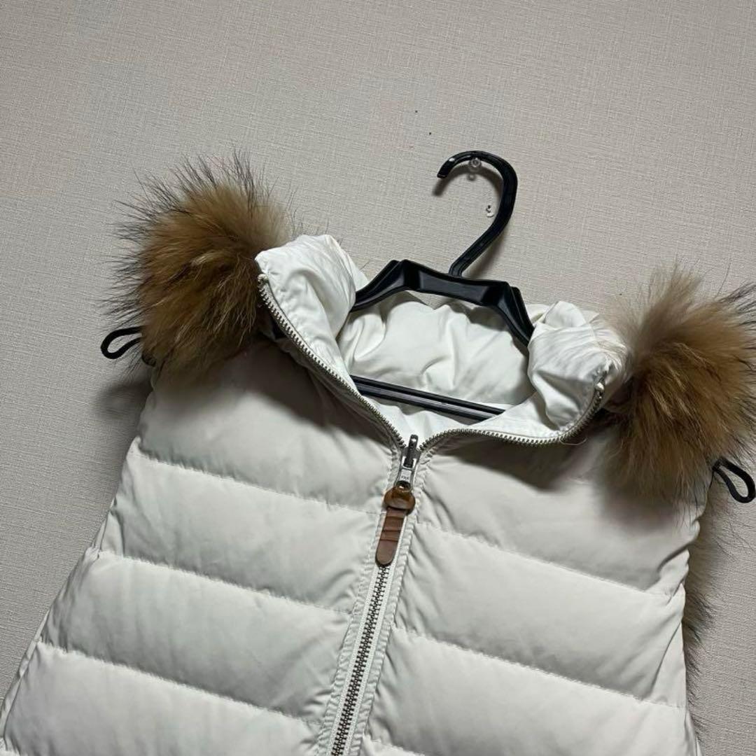 極美品トゥルートラサルディスティーレラクーンファー付きミドル丈ダウンベスト
