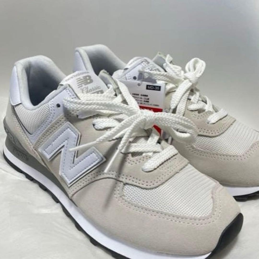 New Balance ML574EVW Off White タグ付き