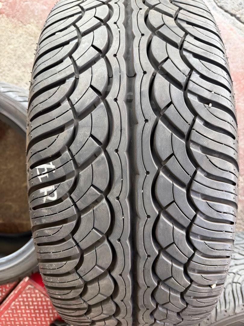 285/40R22 110V ヨコハマ　パラダ　4本