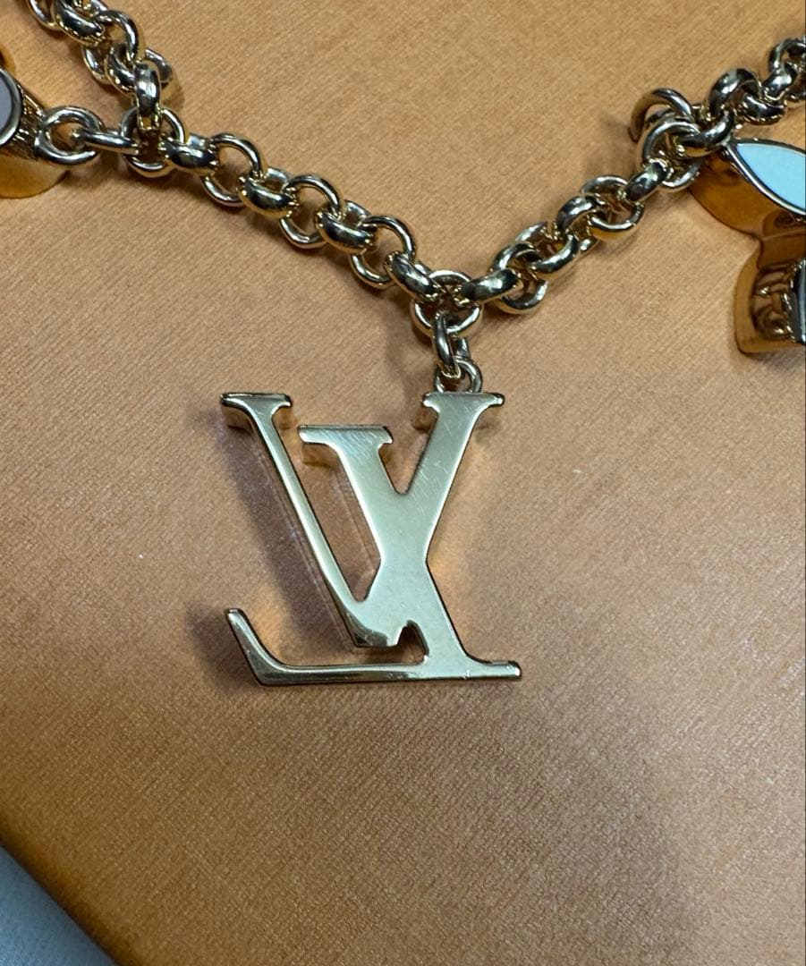ルイ ヴィトン バッグチャーム チェーンフルールドゥ