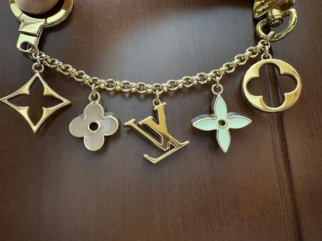 ルイ ヴィトン バッグチャーム チェーンフルールドゥ