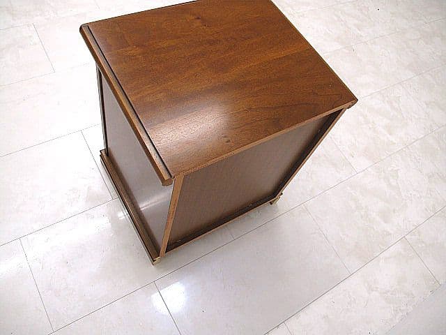展示品　イタリア　キャメルグループ ウォールナット材ベッドサイドチェスト
