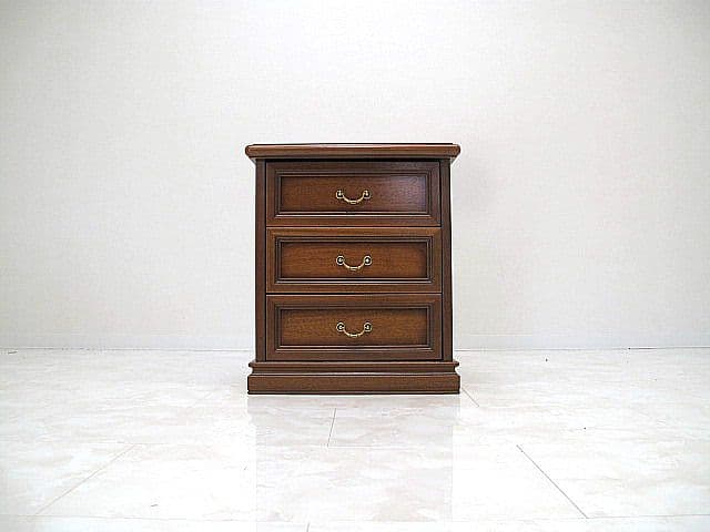 展示品　イタリア　キャメルグループ ウォールナット材ベッドサイドチェスト