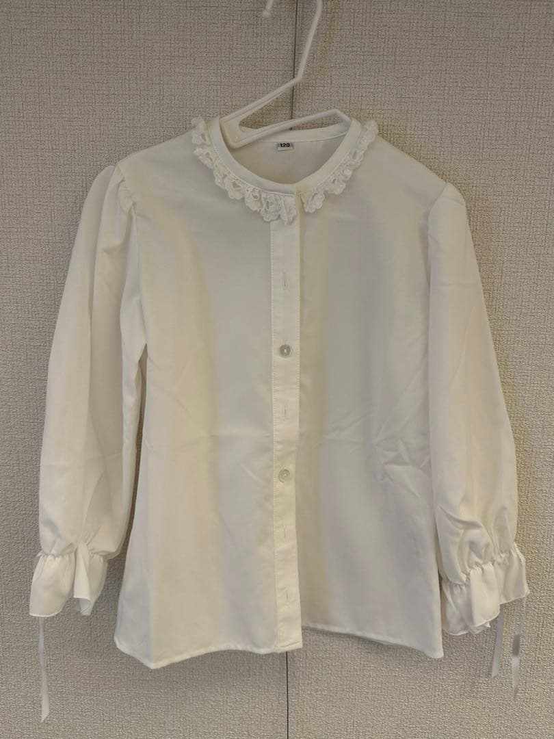 アンサンブルスーツ、ブラウス、バレッタセット売り