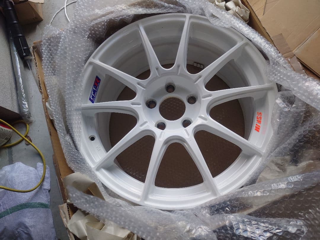 ①SSR GTX01 18インチ 広島から