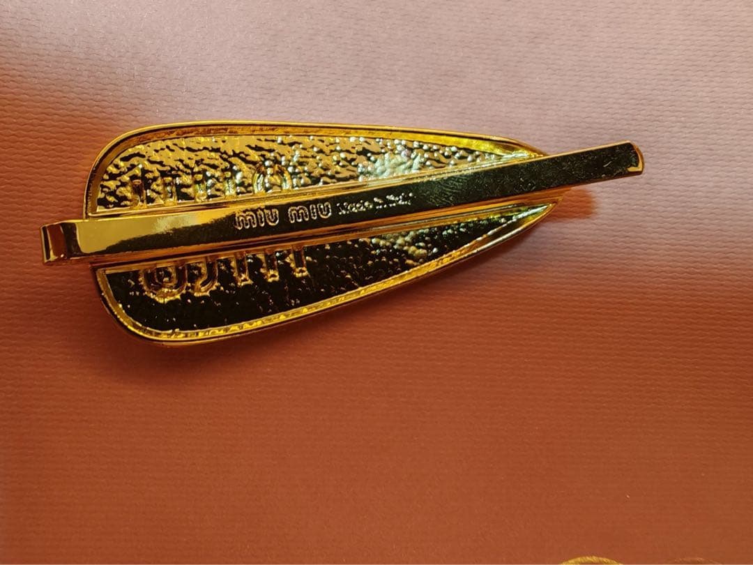 miu miu ヘアピン 2点セット ロゴ ピンク×ゴールド