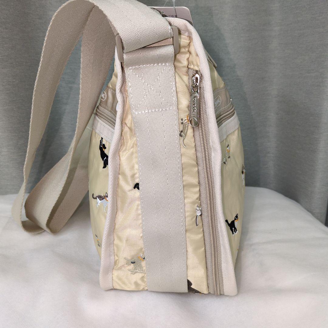 新品未使用　タグ付き！LeSportsac ショルダーバッグ 犬 ネコ刺繍