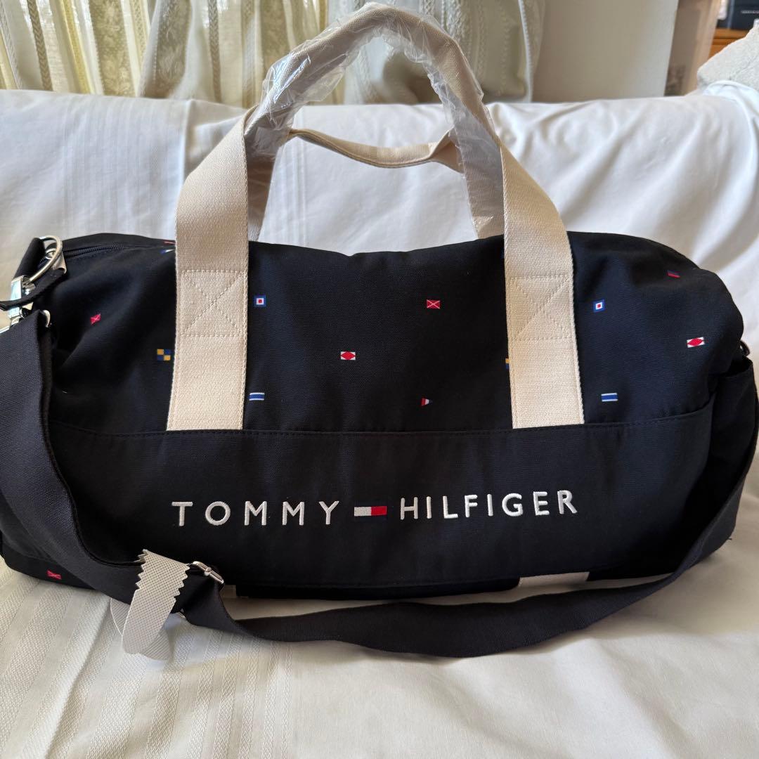 あんるー　トミーヒルフィガー　フラッグ　トリコロール　ロゴ　ボストン