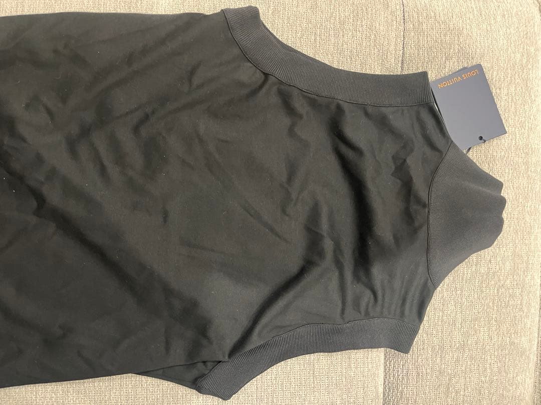 Louis Vuitton ブラック ノースリーブ ジッパーデザイン　トップス