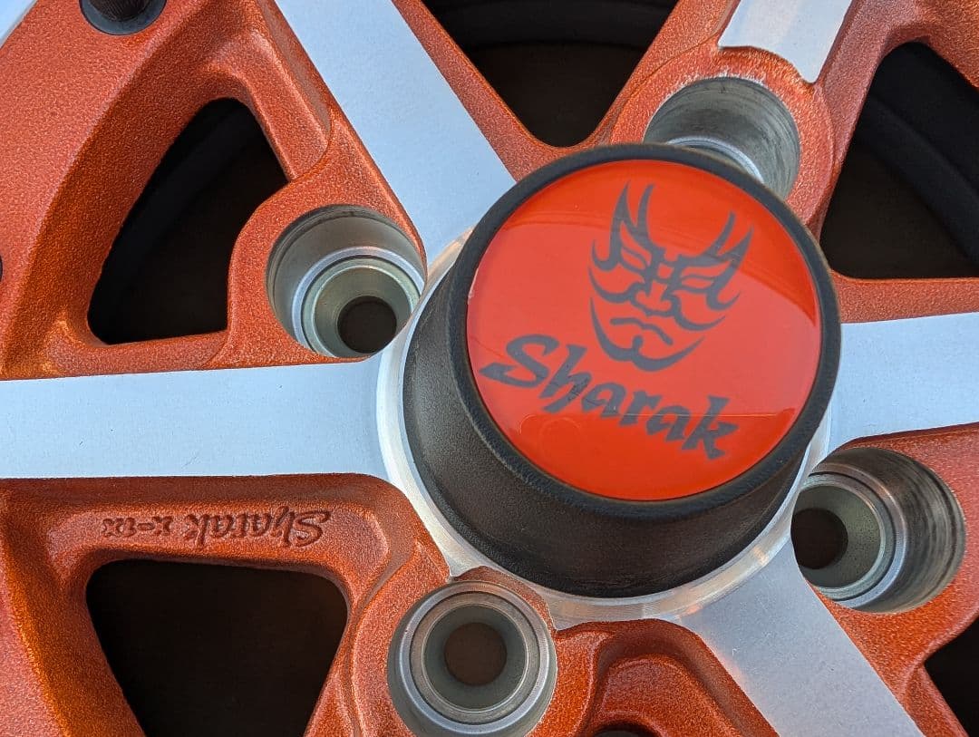 14インチ　　6J 114.3 オフセット＋15 スターシャラク