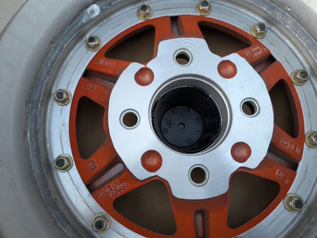 14インチ　　6J 114.3 オフセット＋15 スターシャラク