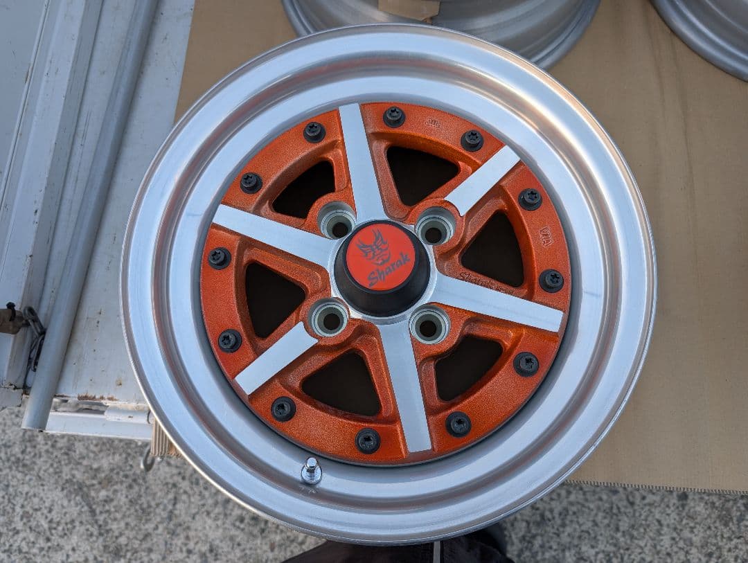 14インチ　　6J 114.3 オフセット＋15 スターシャラク