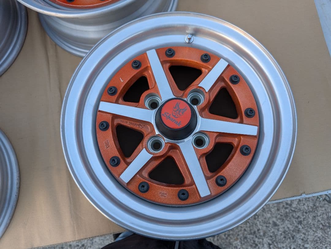 14インチ　　6J 114.3 オフセット＋15 スターシャラク