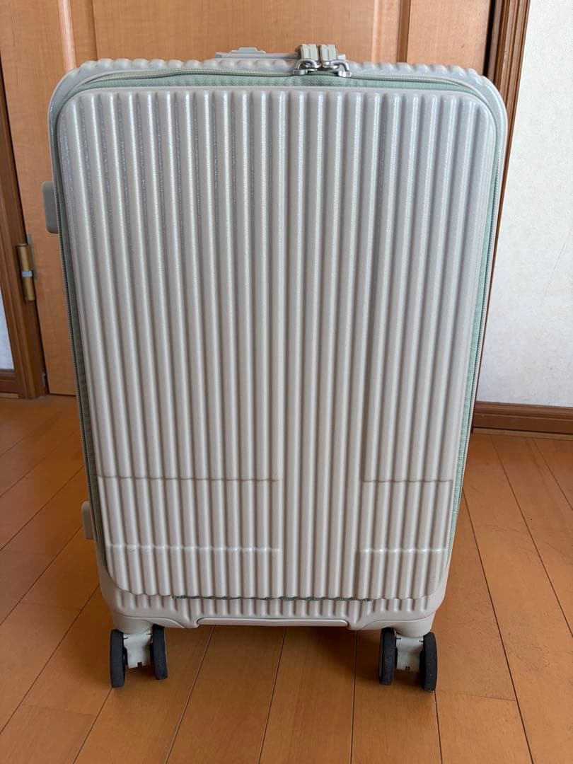 イノベーターキャリーケーススーツケース4サンドベージュ
