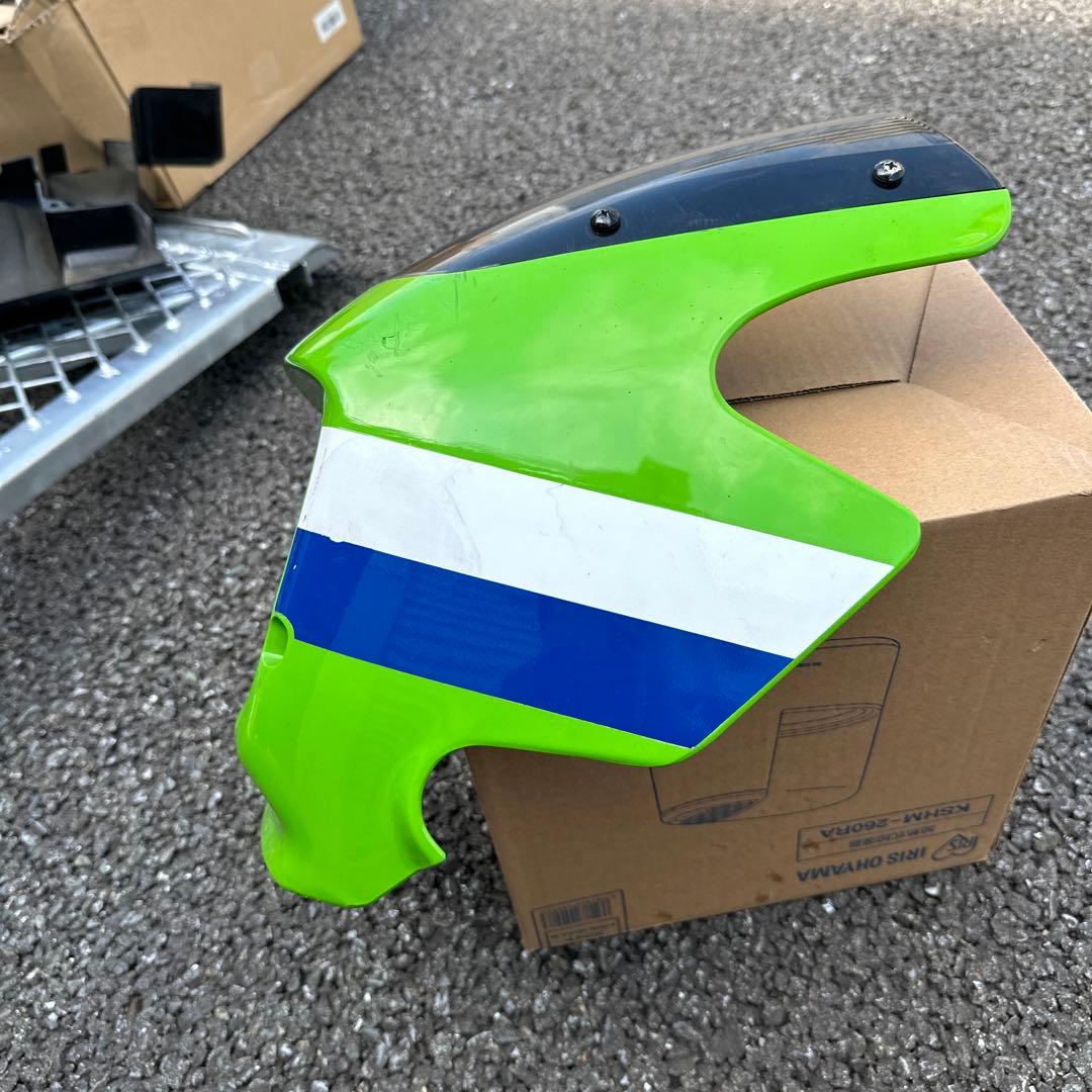 zrx 400 1998年式のビキニカウル とテールカウルです。