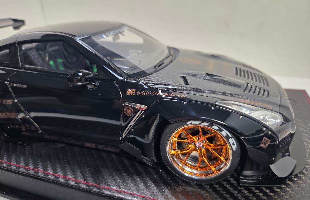 EIDOLPN　アイドロン　1/18　Rocket　Bunny　R35　GTR