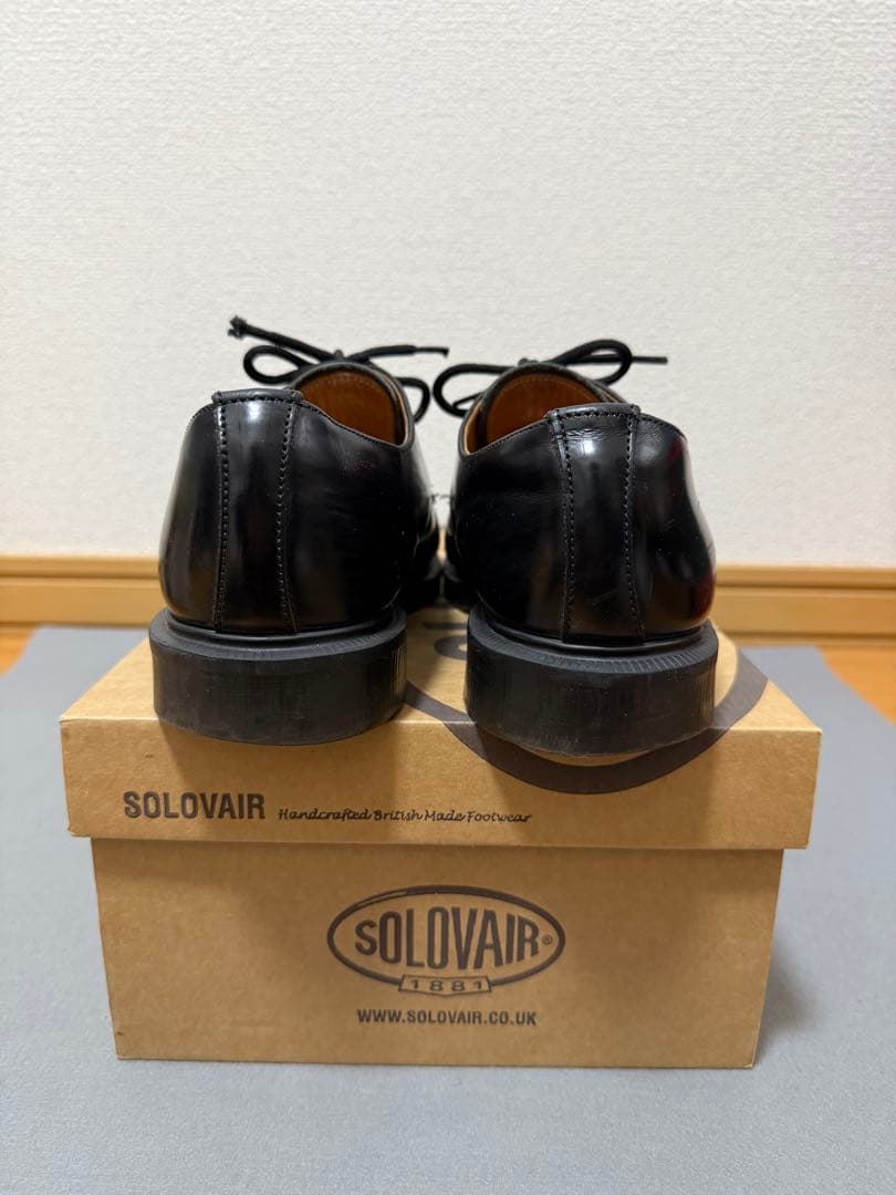 ソロヴェアー　 レースアップシューズ　ドクターマーチン　レースアップシューズ　黒