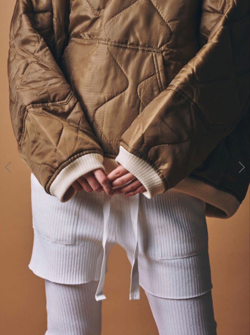 m.u × PRE_QUILTING LONG PULLOVER BEGE