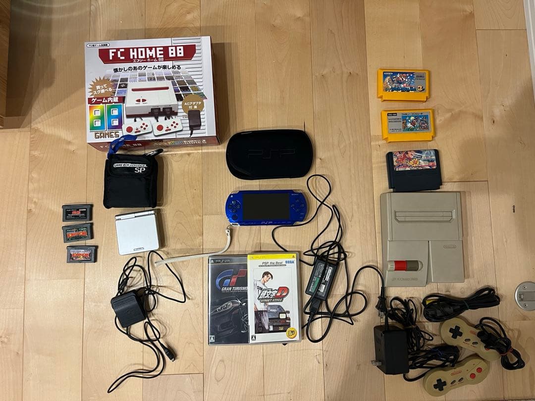 ゲームセット(PSP、ゲームボーイアドバンスSP、ニューファミコン等)
