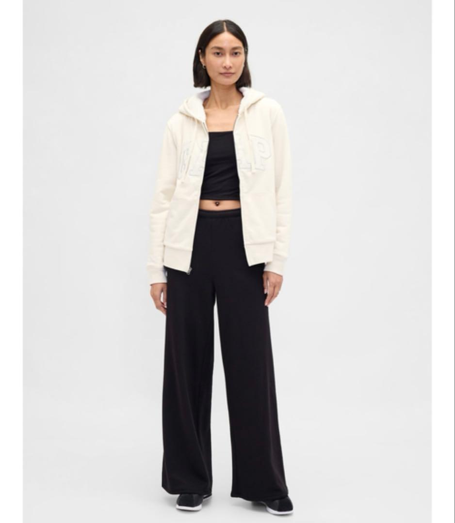 【希少レア】新品ꕥリラックスフィットGapロゴ裏ボアジップアップパーカーベージュ