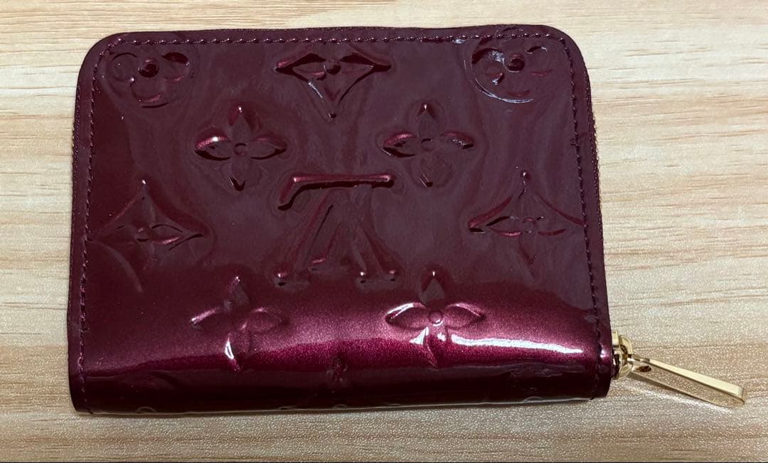 LOUIS VUITTON ルイヴィトン ジッピーパース ヴェルニ