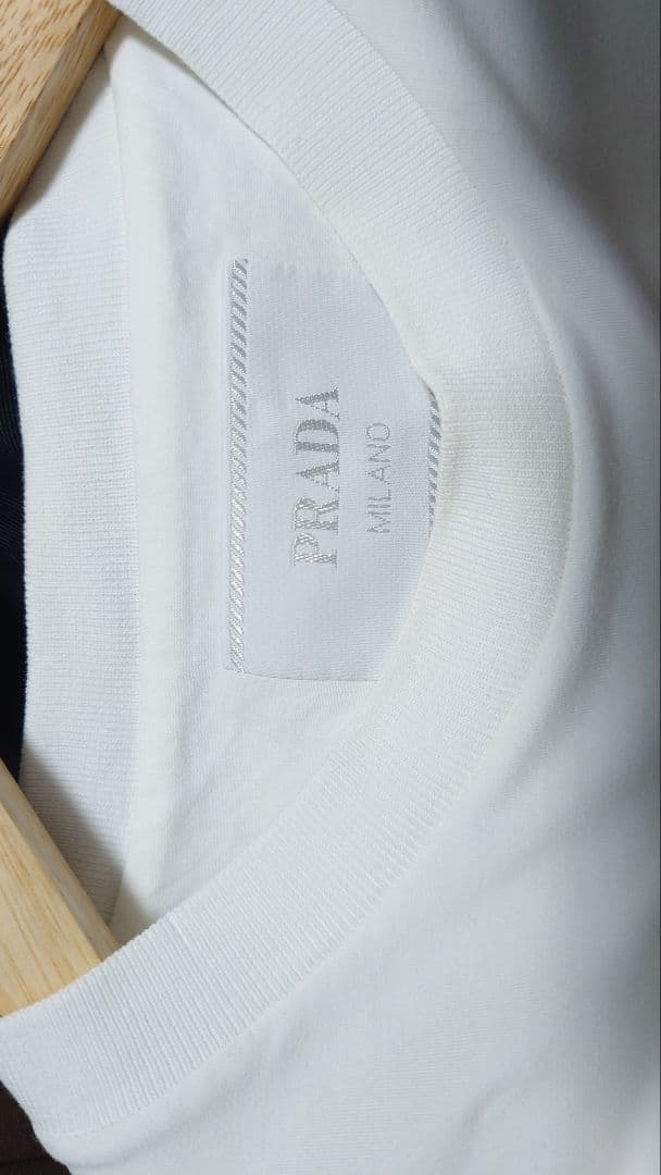 PRADA ホワイト長袖カットソー