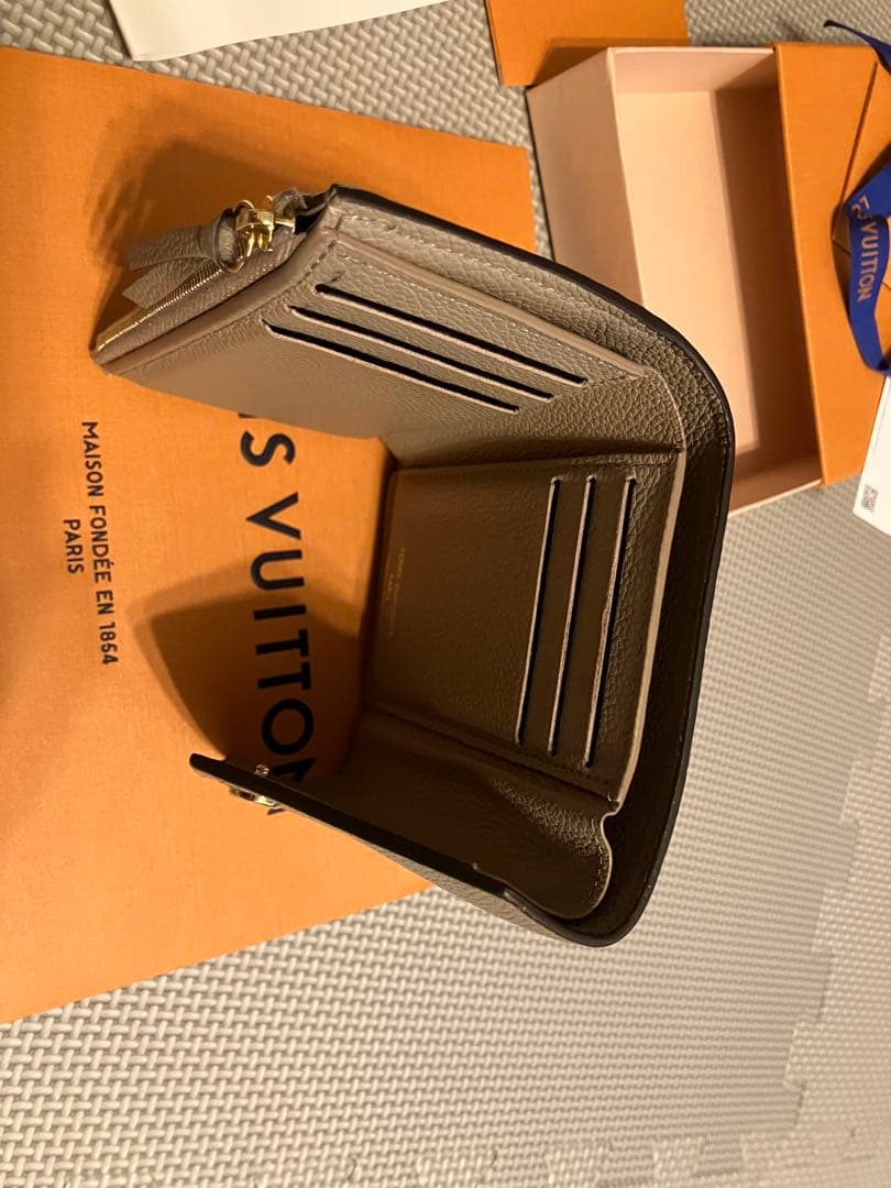 LOUIS VUITTON ポルトフェイユ・ヴィクトリーヌ 三つ折り　折財布