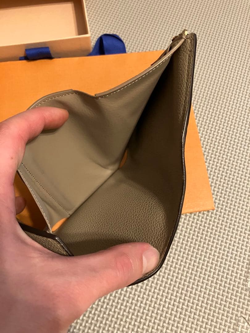 LOUIS VUITTON ポルトフェイユ・ヴィクトリーヌ 三つ折り　折財布