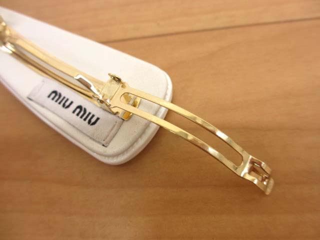 美品 ミュウミュウ 5IF092 パテントレザー ヘアクリップ バレッタ